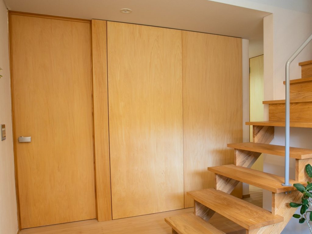 シナ合板の扉材